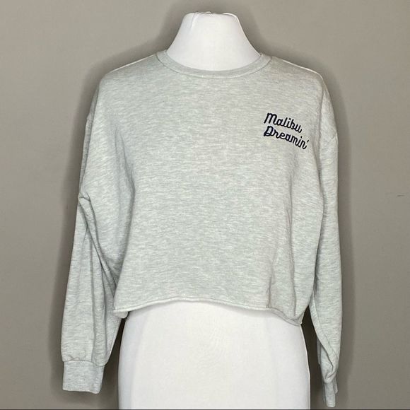 Forever 21 Tops - Forever 21 Malibu Dreamin’ Long Sleeve Cropped Crewneck Pullover Sweatshirt